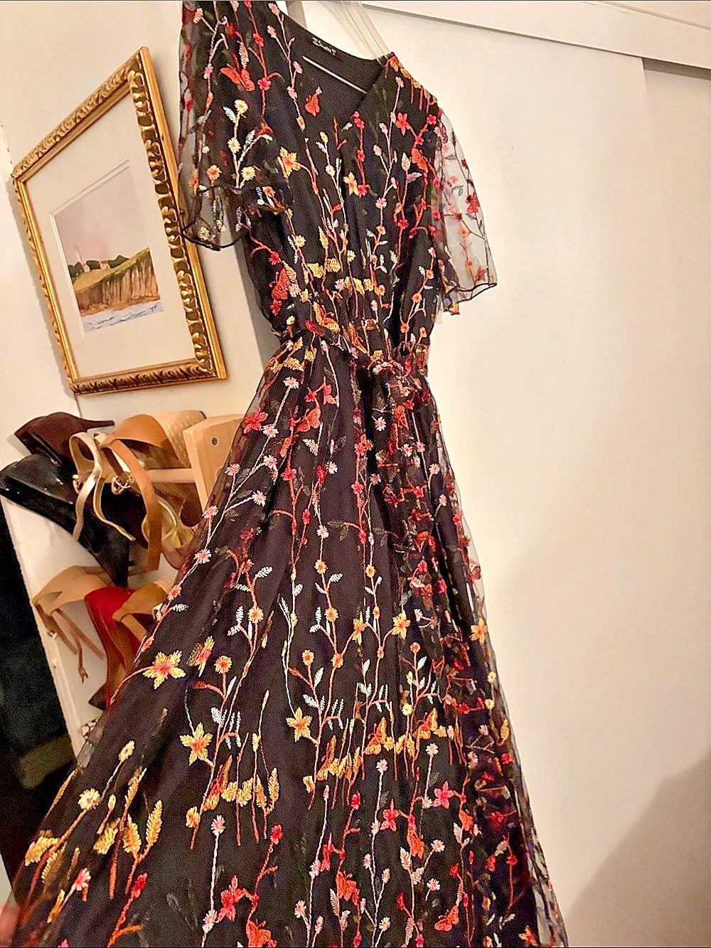 Simplee Floral Maxi Dress in Black & Red Size Large Like New